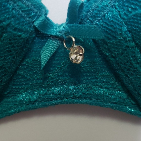 Turquoise Victoria's Secret Pushup Bra with  Lace - Picture 3 of 7